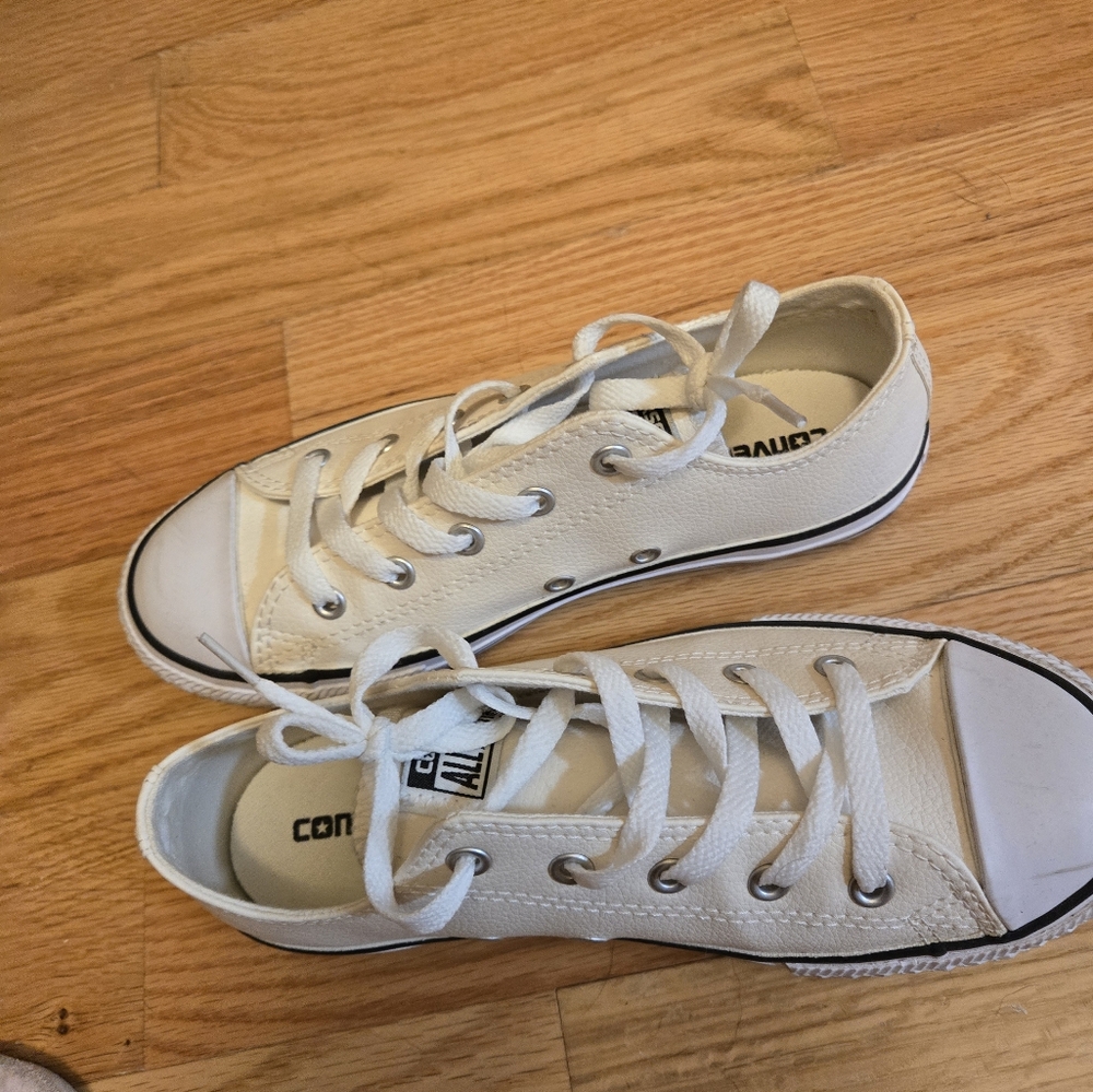 Converse - Picture 3 of 4